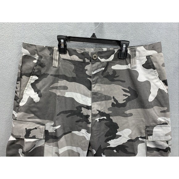 Regal Wear Cargo Shorts Mens Size 42X13 Camoflage Gray Outdoors Hunting Hiking - Picture 2 of 16